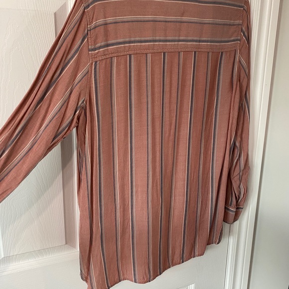 Hi-Lo Front Tie Striped Blouse - Picture 2 of 4
